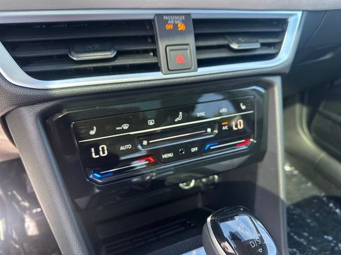 New 2026 Volkswagen Taos SE AWD/4WD image 16