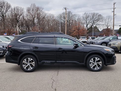 Used 2022 Subaru Outback Limited XT image 2
