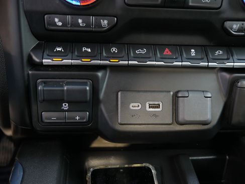 Used 2020 GMC Sierra 1500 SLT w/ SLT Premium Plus Package AWD/4WD image 35