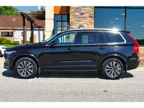 Used 2022 Volvo XC90 T6 Momentum w/ Climate Package AWD/4WD image 6