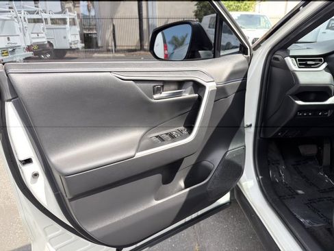 Used 2021 Toyota RAV4 XSE AWD/4WD image 15