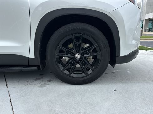 Used 2024 Toyota Grand Highlander AWD Hybrid image 13