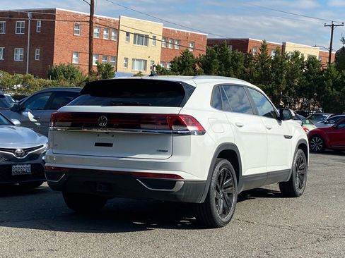 Used 2024 Volkswagen Atlas Cross Sport SE w/ Black Wheel Package image 2