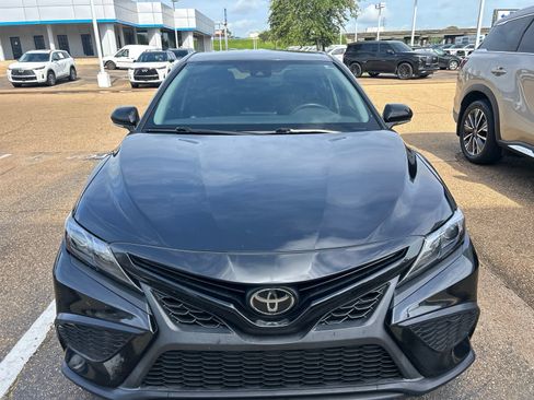 Used 2023 Toyota Camry SE FWD image 18