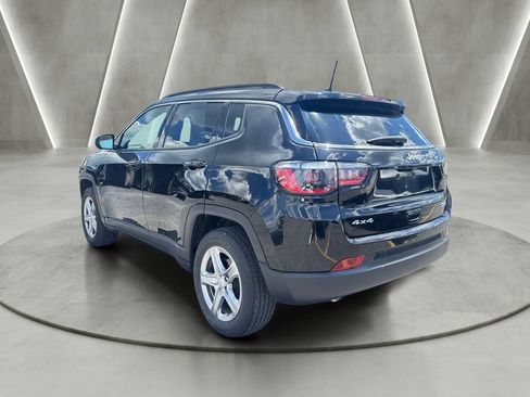 Used 2023 Jeep Compass Latitude AWD/4WD image 5