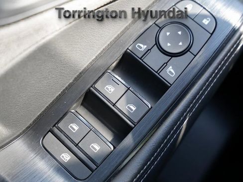 Used 2022 Nissan Rogue SV image 23