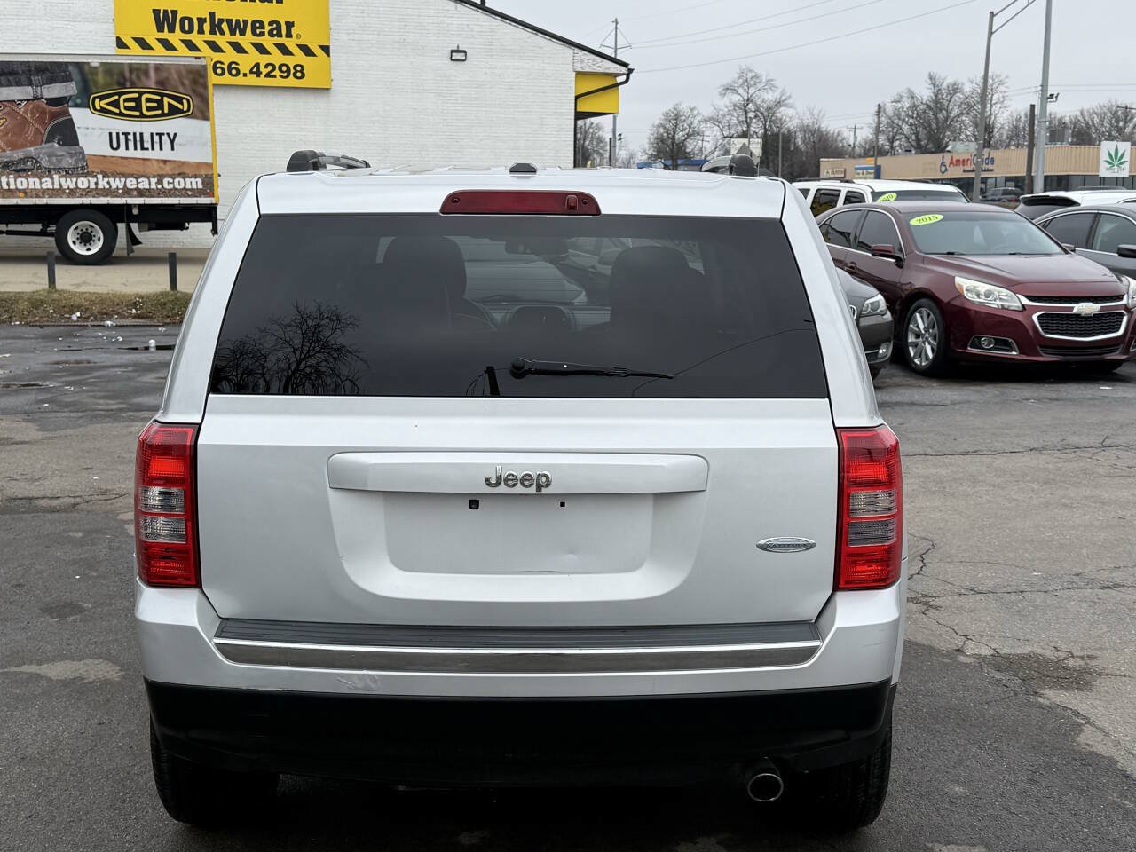 Used 2011 Jeep Patriot Latitude FWD image 4