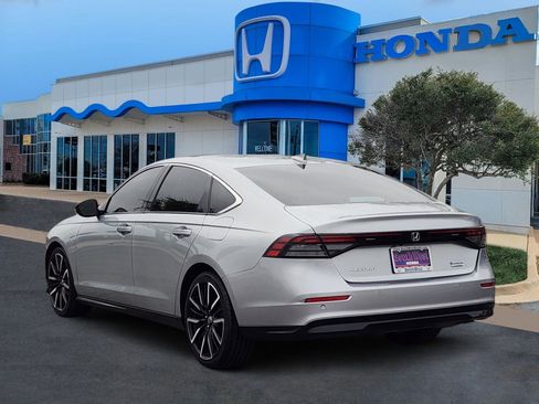Used 2024 Honda Accord Touring image 4