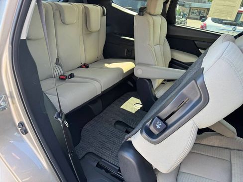 Used 2019 Subaru Ascent Premium AWD/4WD image 16