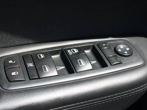 Used 2016 Chrysler 200 Limited FWD image 14