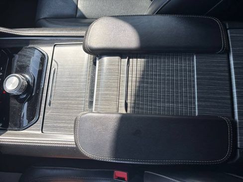 Used 2024 Jeep Wagoneer Series II w/ Flexible Seating Group RWD image 40