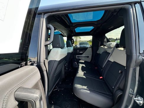 New 2026 GMC Hummer EV 4x4 Crew Cab w/ LPO, Sport Package image 19