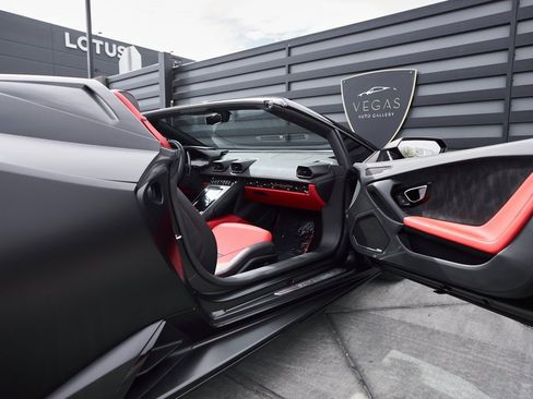 Used 2021 Lamborghini Huracan EVO image 27