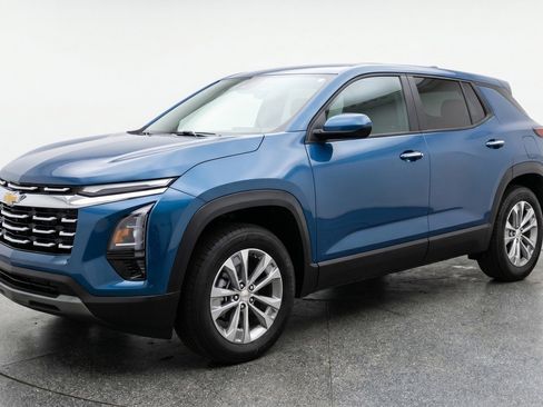 Used 2025 Chevrolet Equinox LT FWD image 3