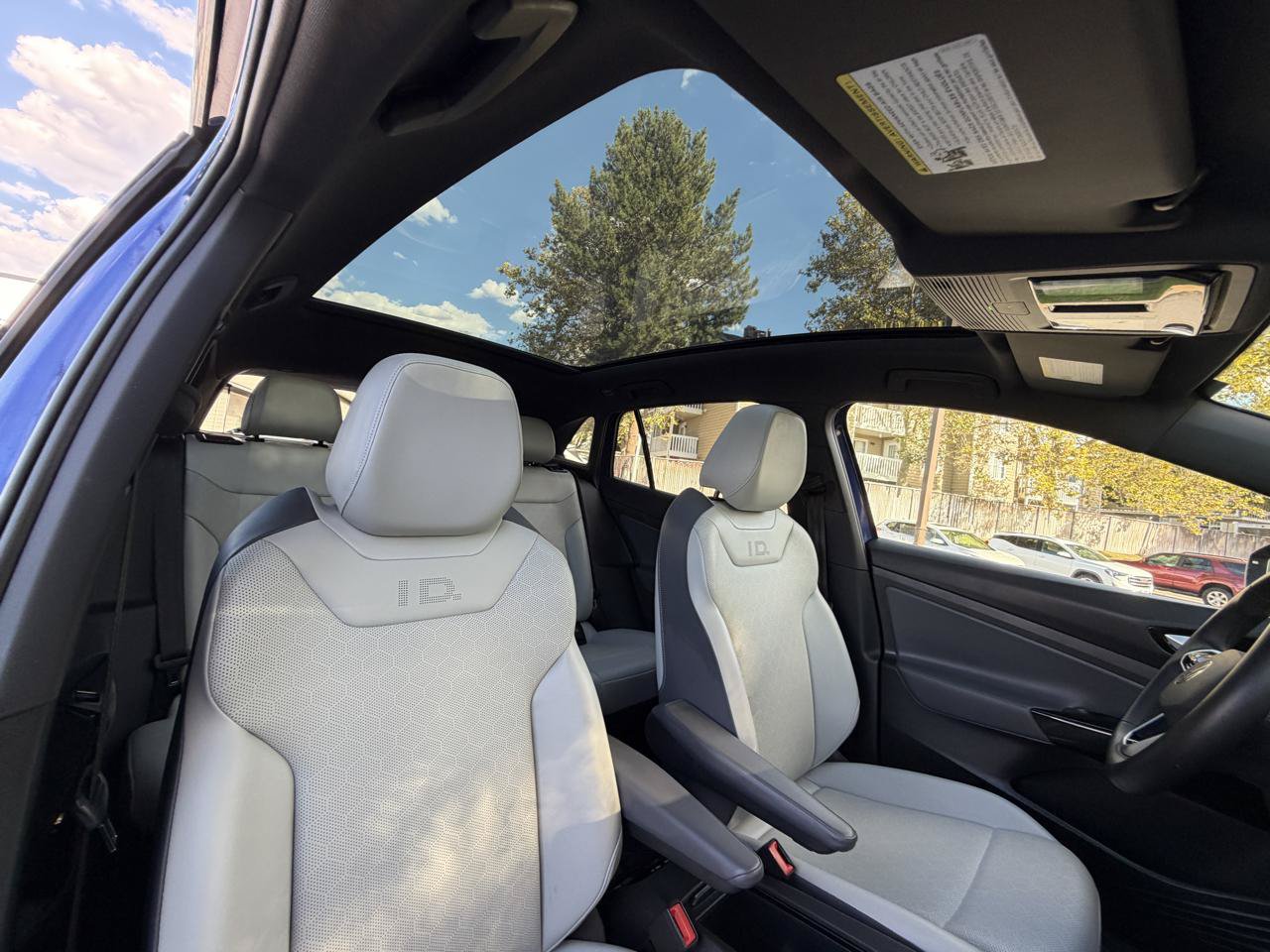 Used 2022 Volkswagen ID.4 Pro S w/ Gradient Package AWD/4WD image 4