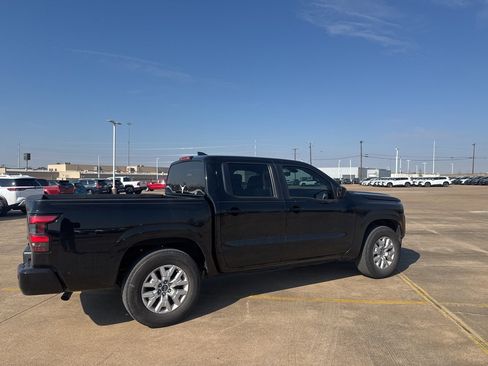 Certified 2022 Nissan Frontier SV w/ Technology Package image 15