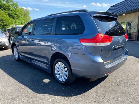 Used 2013 Toyota Sienna Limited w/ Premium Pkg FWD image 8