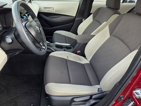 Used 2025 Toyota Corolla LE image 13