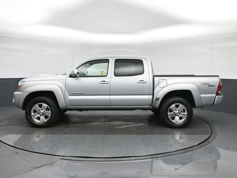Used 2005 Toyota Tacoma PreRunner RWD image 4
