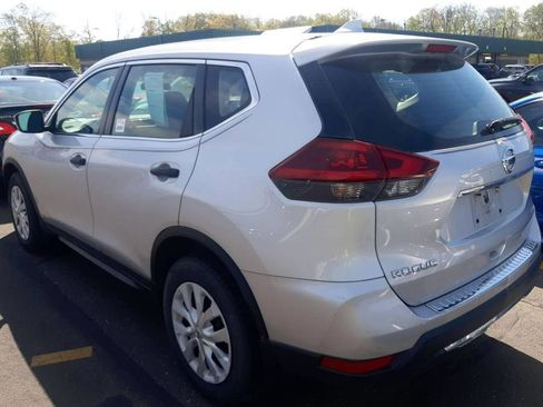 Used 2018 Nissan Rogue S AWD/4WD image 3