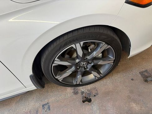 Used 2025 Honda Civic Sport Touring image 4