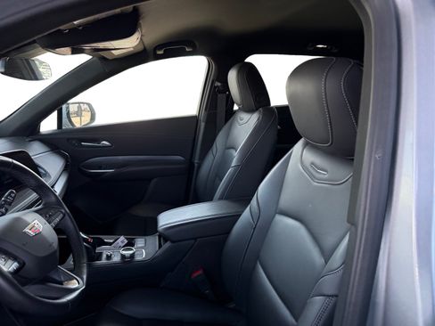 Used 2025 Cadillac XT4 Premium Luxury FWD image 10