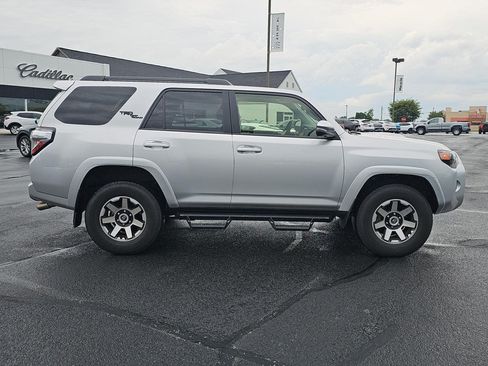Used 2024 Toyota 4Runner TRD Off-Road Premium w/ Off Road Premium Plus Package AWD/4WD image 4