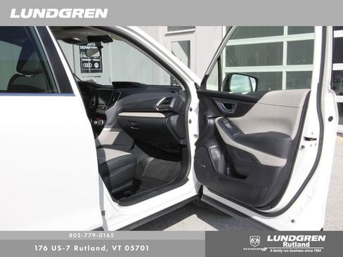 Used 2023 Subaru Forester Limited image 8