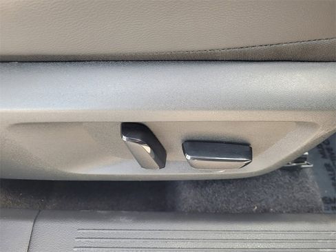 Used 2021 Nissan Rogue SL image 16