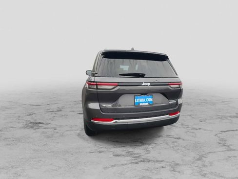 New 2025 Jeep Grand Cherokee Laredo image 7