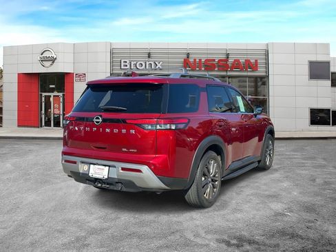 Used 2022 Nissan Pathfinder SL w/ SL Premium Package image 2