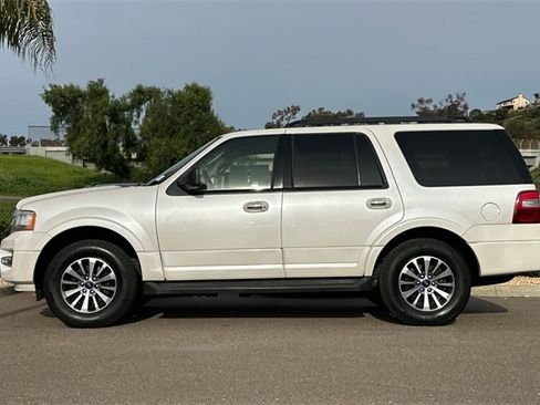 Used 2017 Ford Expedition XLT w/ Equipment Group 201A image 9