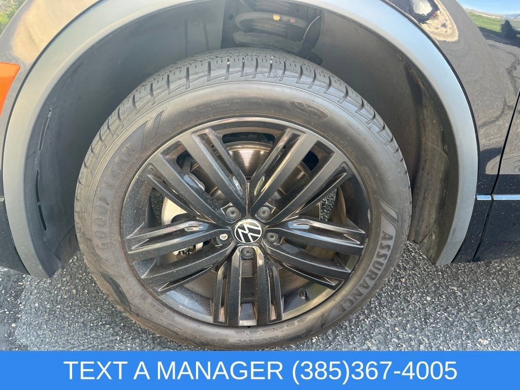Used 2022 Volkswagen Tiguan SE R-Line AWD/4WD image 8