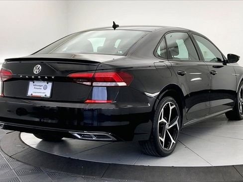 Used 2022 Volkswagen Passat 2.0T R-Line image 6