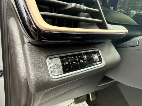 Used 2025 Buick Envision Sport Touring AWD/4WD image 16