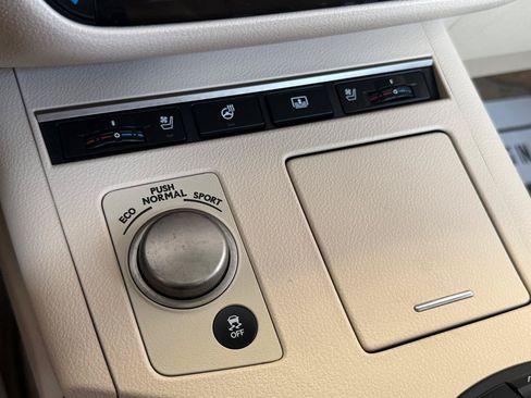 Used 2014 Lexus ES 350 w/ Luxury Package FWD image 27