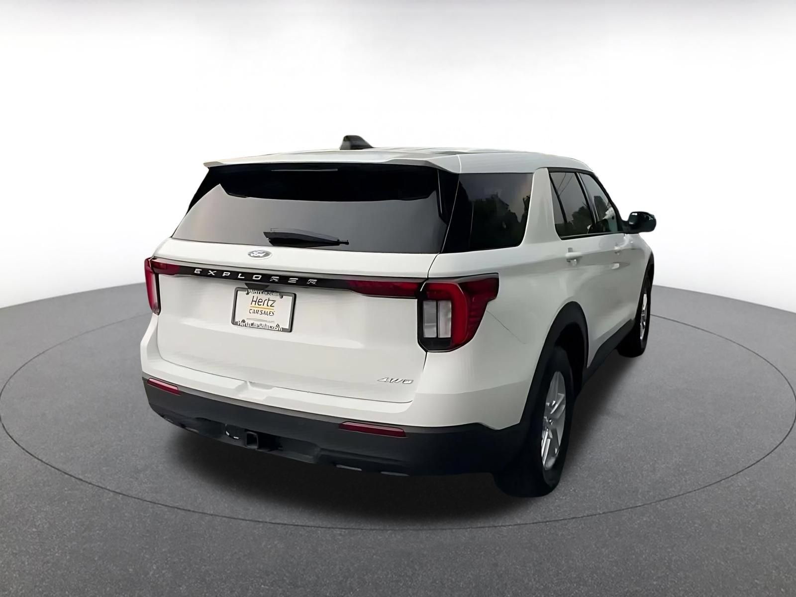 Used 2026 Ford Explorer Active AWD/4WD image 14