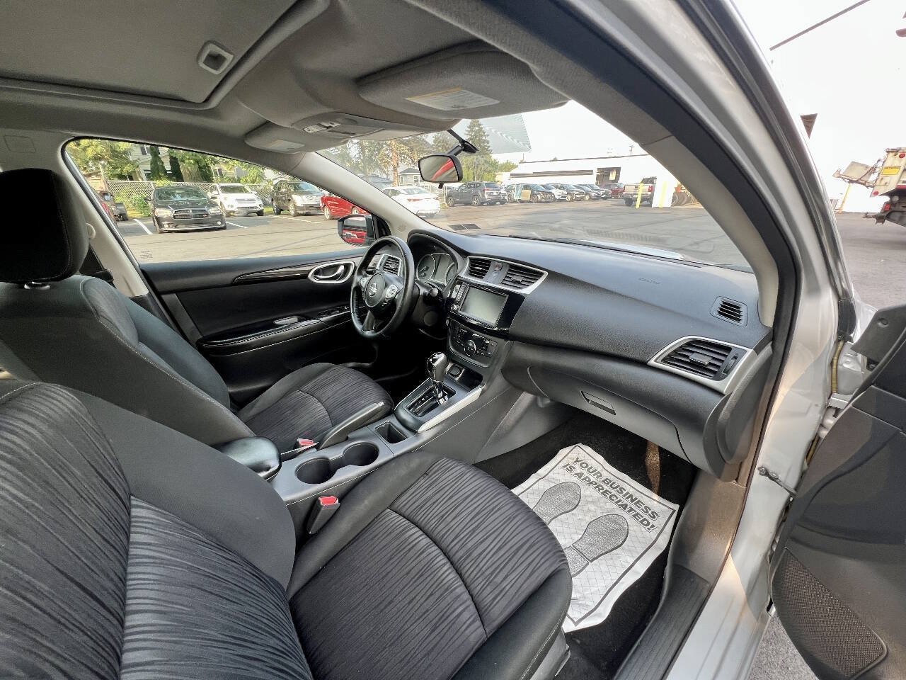 Used 2019 Nissan Sentra SV w/ Special Edition Package FWD image 14