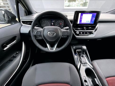Used 2023 Toyota Corolla SE image 5
