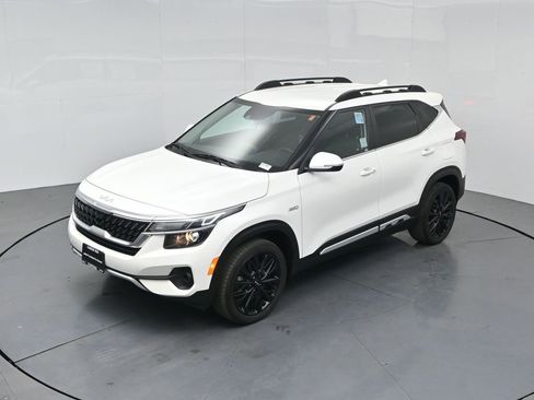 Used 2022 Kia Seltos Nightfall Edition AWD/4WD image 35