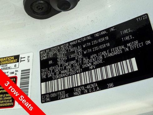 Used 2023 Toyota Highlander LE FWD image 33