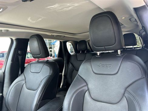 Used 2020 Jeep Cherokee Limited w/ Trailer Tow Group AWD/4WD image 12