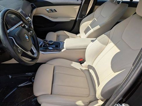 Used 2020 BMW 330i Sedan w/ Convenience Package RWD image 17