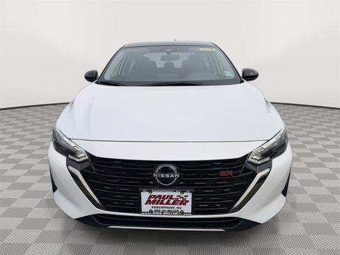 Used 2025 Nissan Sentra SR w/ SR Premium Package image 2