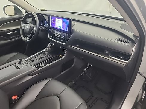 Used 2025 Toyota Grand Highlander AWD image 15