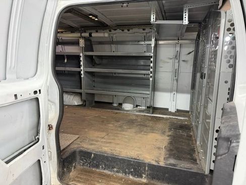 Used 2021 Chevrolet Express 3500 Extended w/ Driver Convenience Package RWD image 10