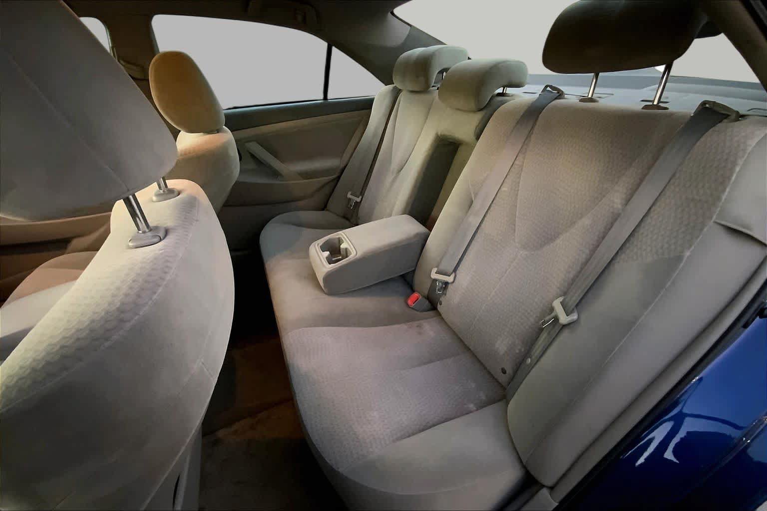 Used 2010 Toyota Camry LE FWD image 15