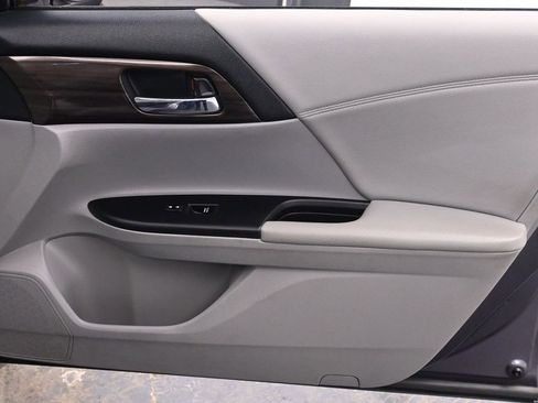 Used 2016 Honda Accord EX-L image 19