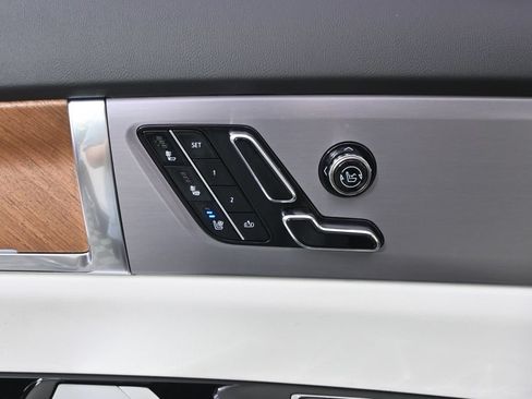 New 2027 Cadillac Vistiq Sport w/ LPO, Floor Liner Package AWD/4WD image 14