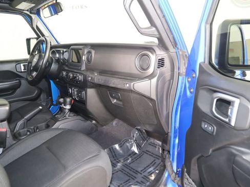 Used 2021 Jeep Gladiator Sport image 38